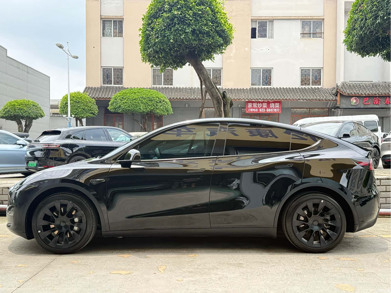 Tesla Model Y, 2023 4