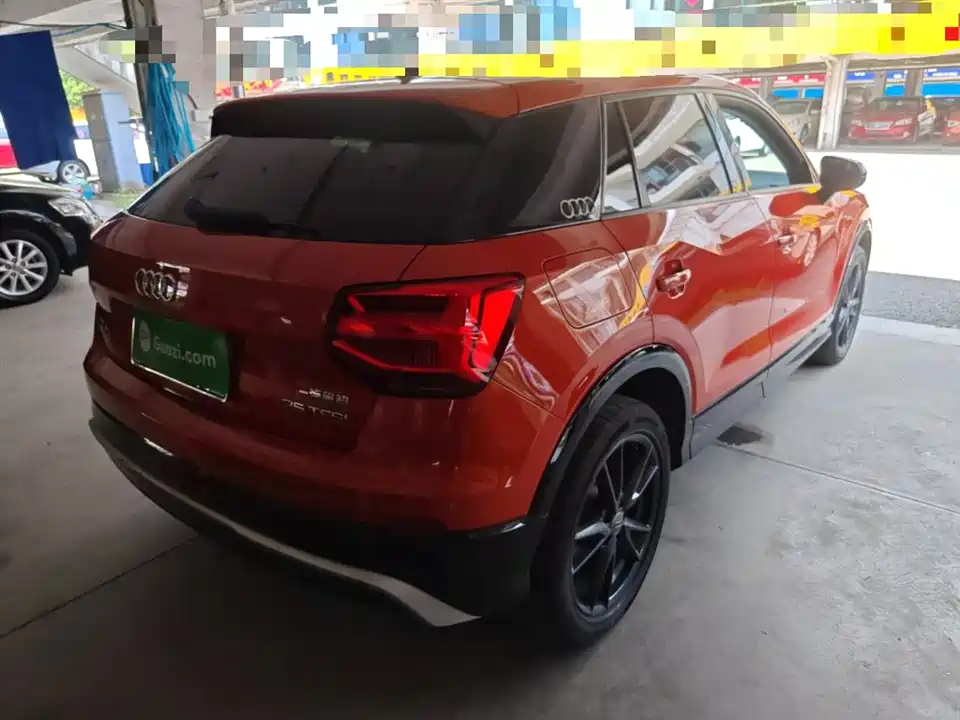 Audi Q2L