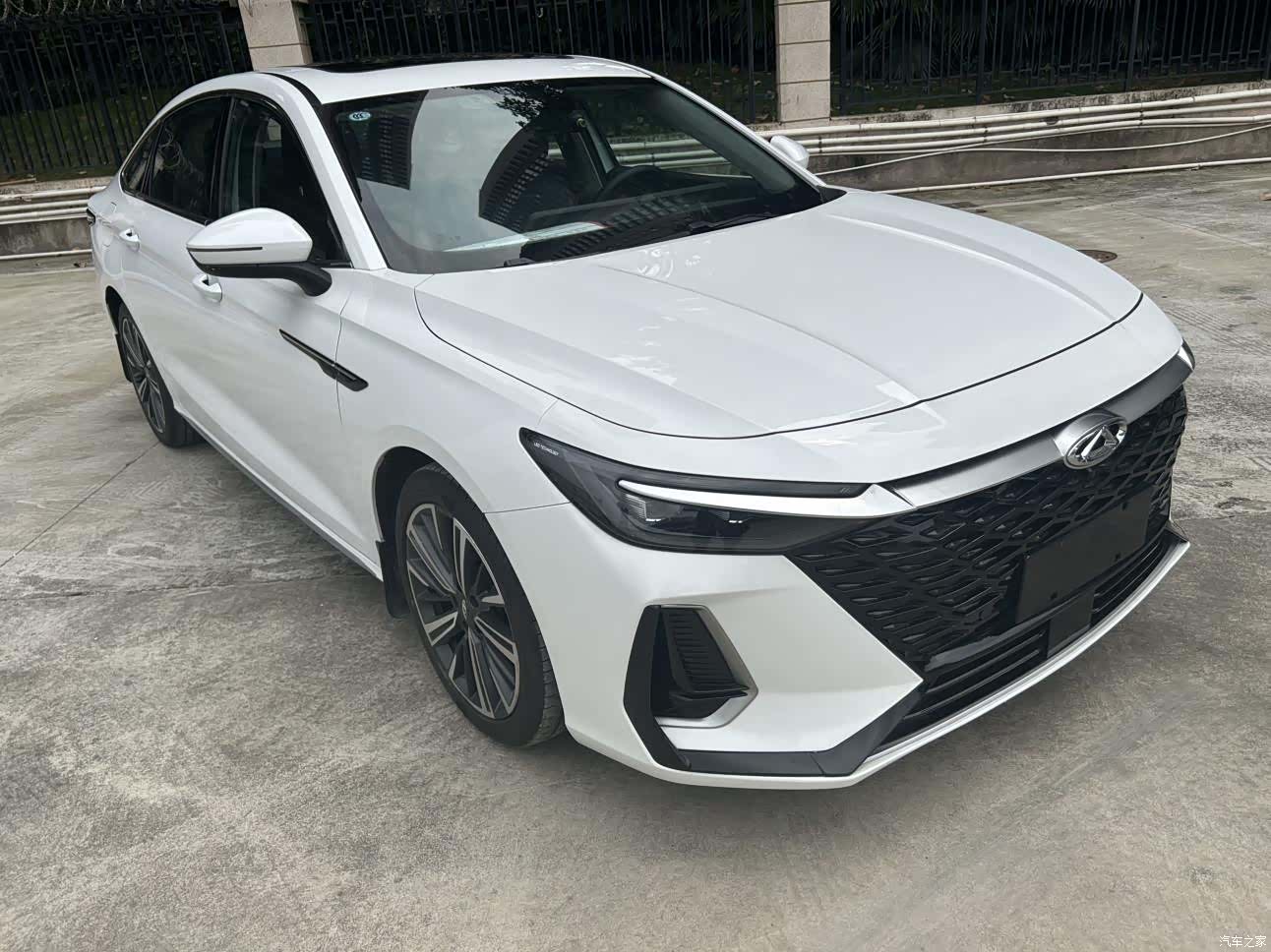 Chery Arrizo 8, 2022 3