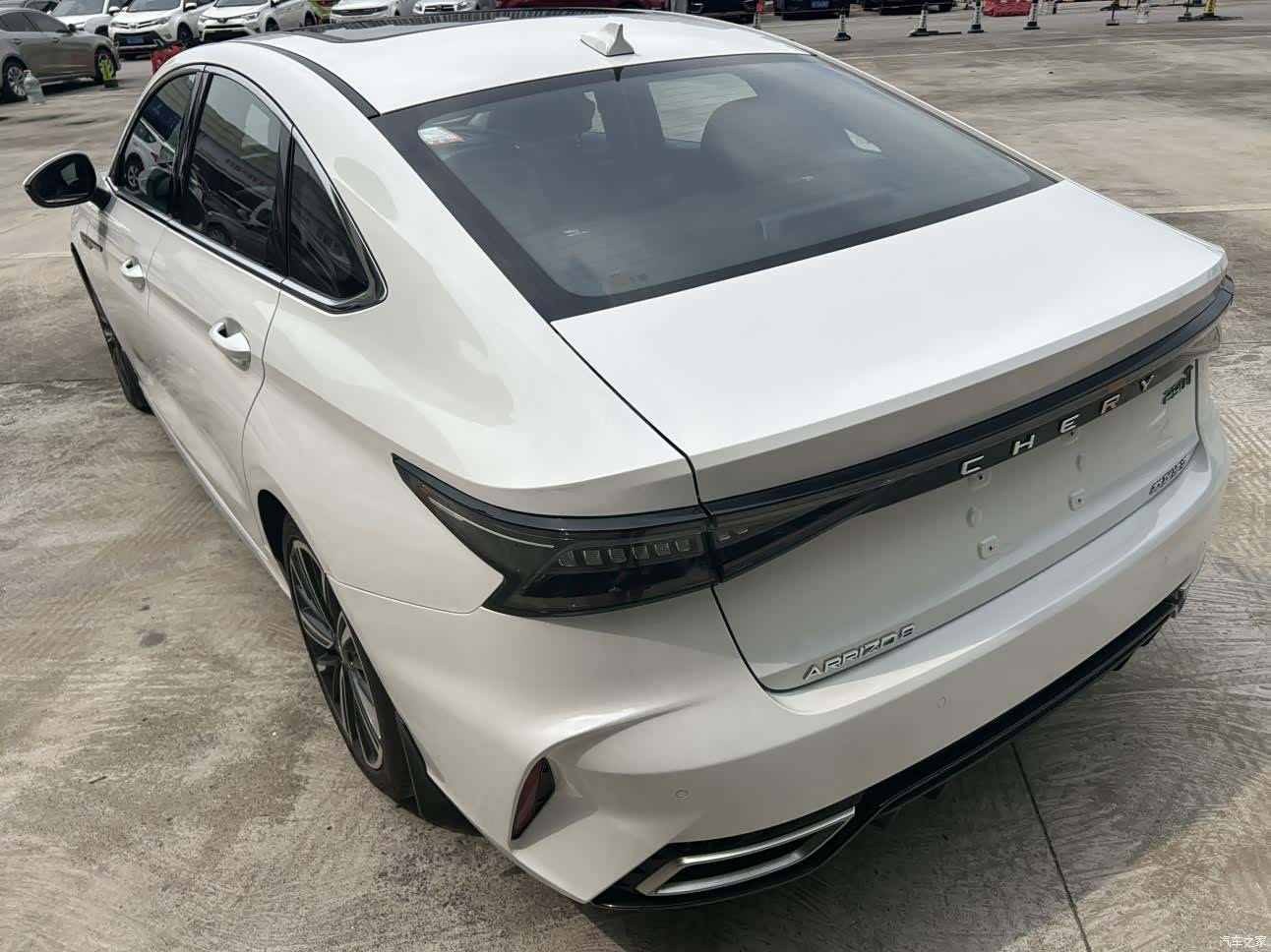 Chery Arrizo 8, 2022 16