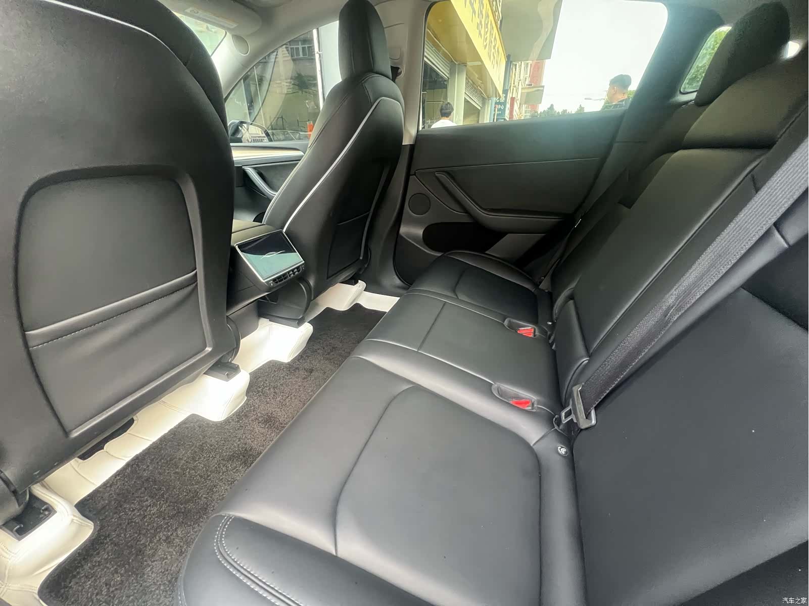 Tesla Model Y, 2022 все фото
