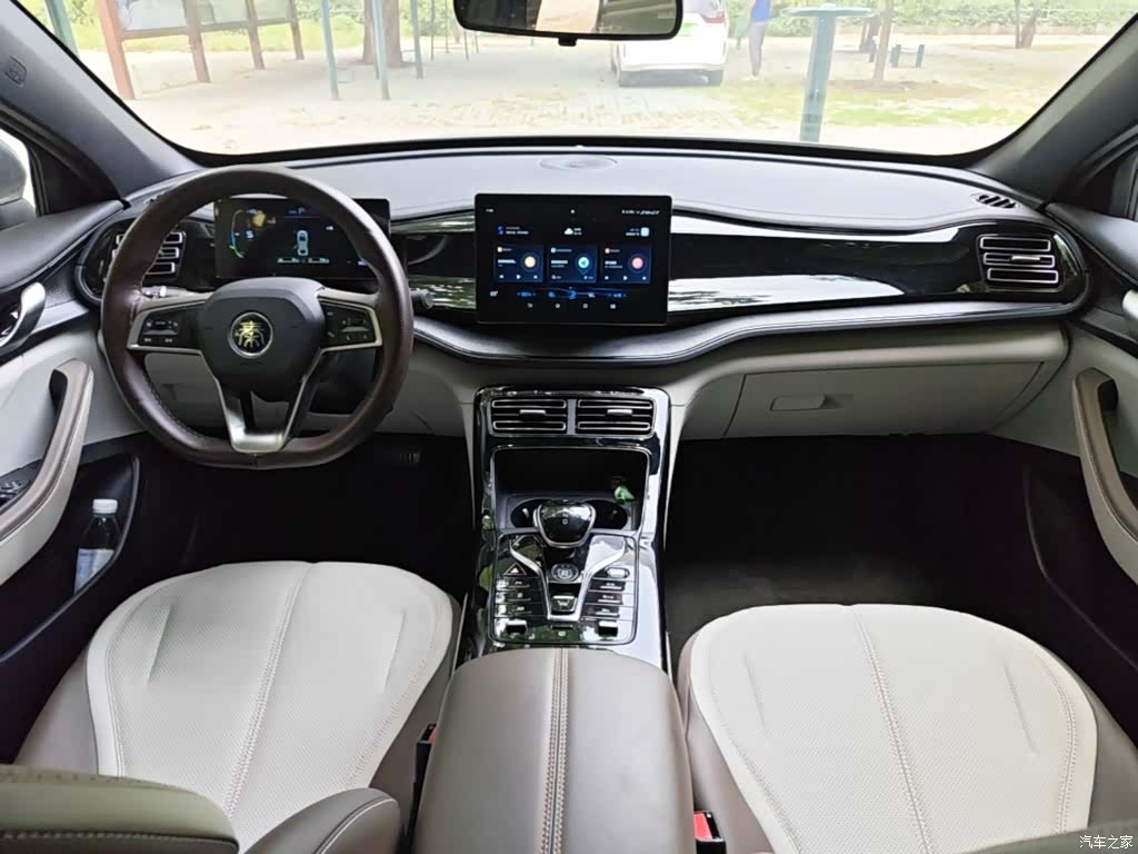 BYD Qin, 2025 10