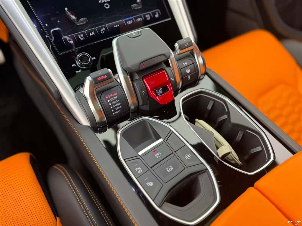 Lamborghini Urus, 2022 все фото