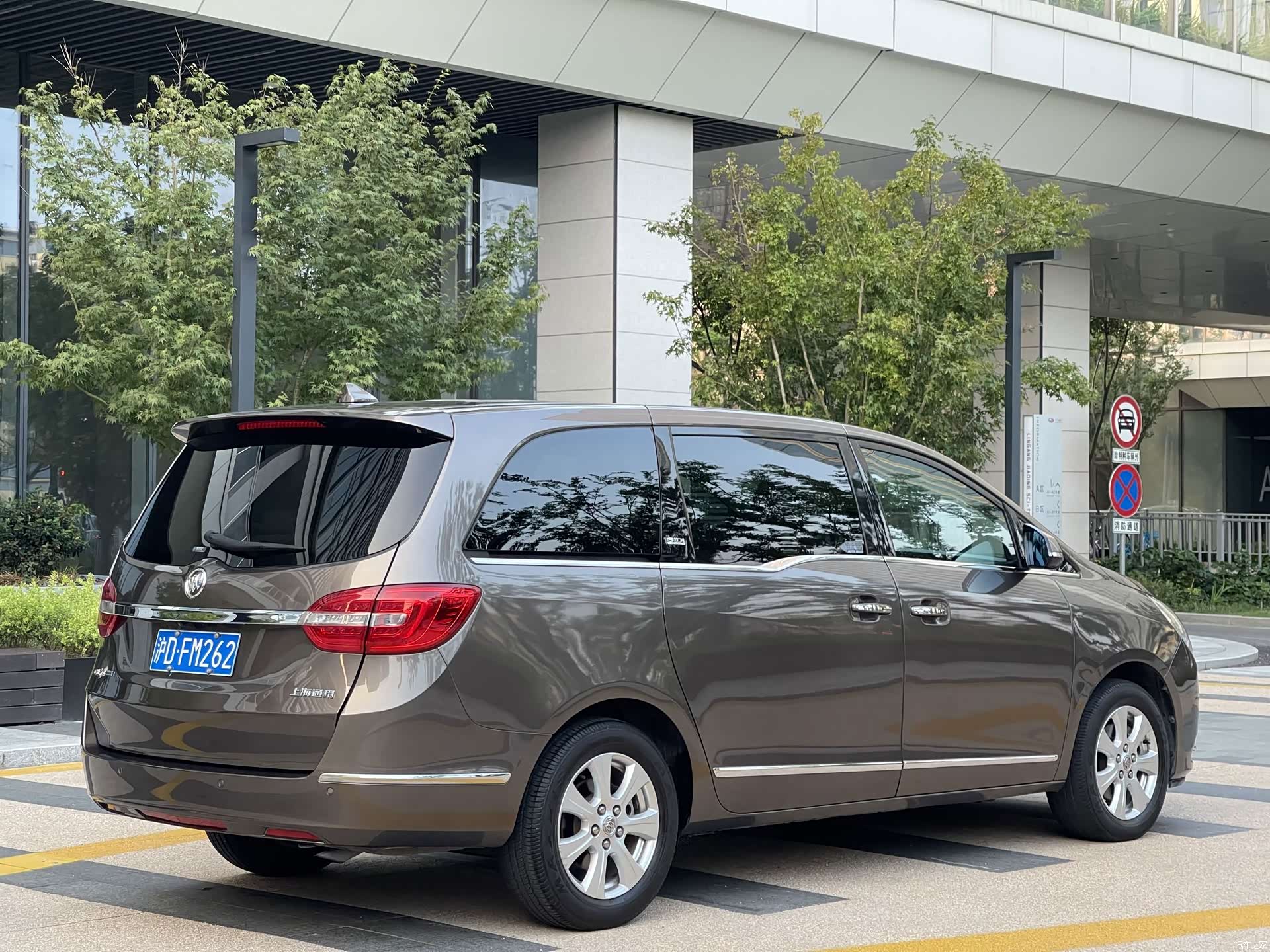Buick GL8, 2015 4