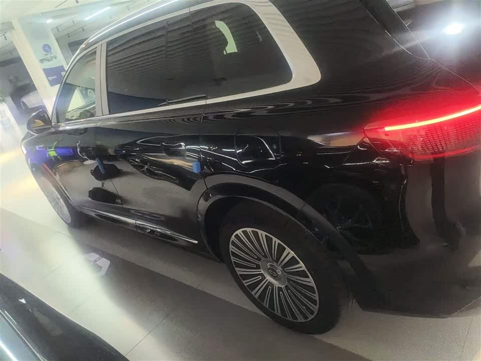 AITO Ask the world M8