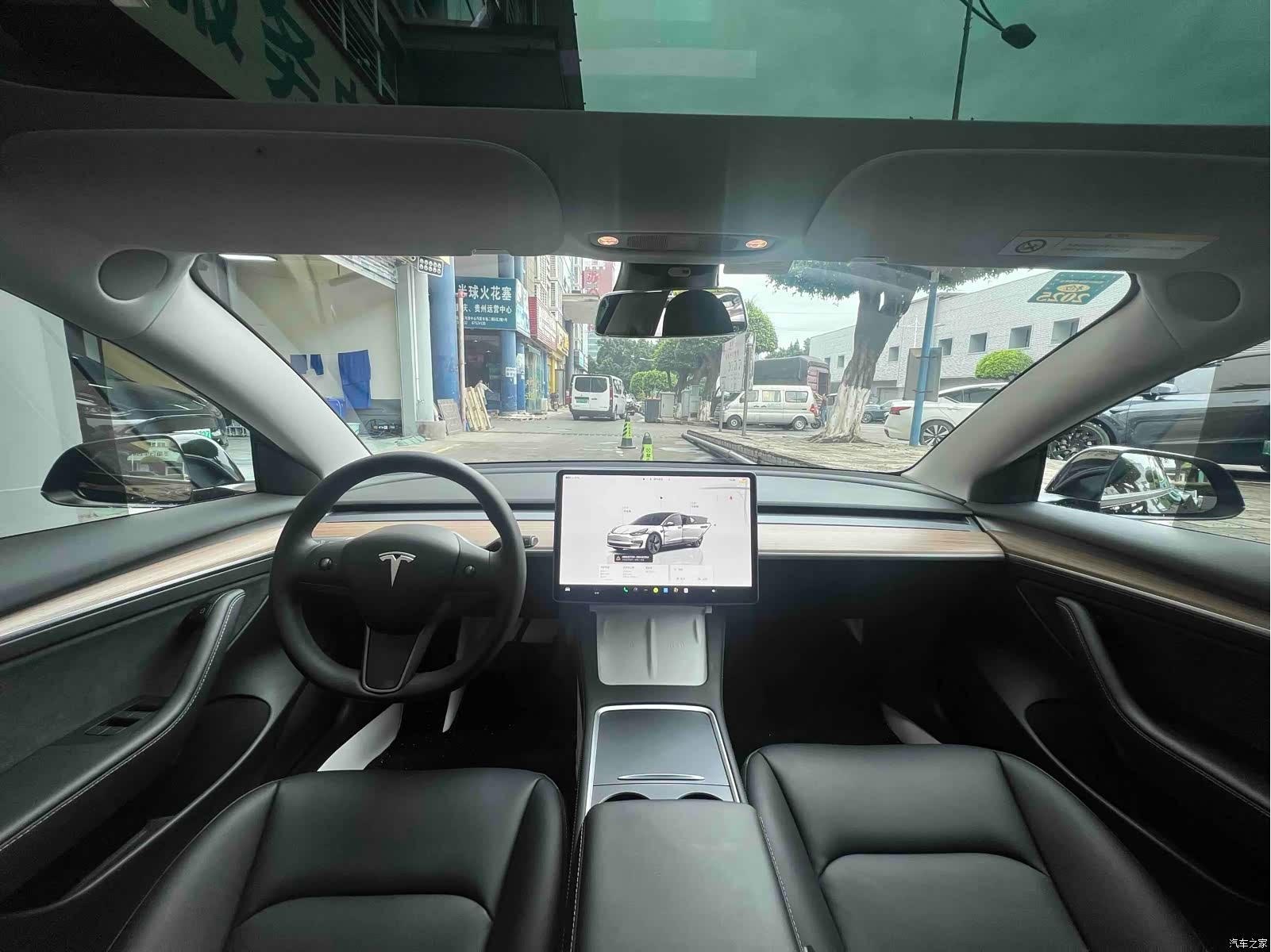 Tesla Model 3, 2023 12