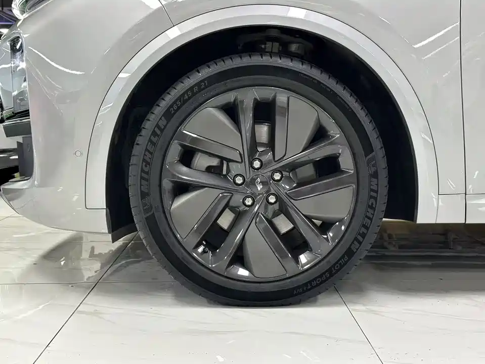 Li Auto Ideal L9