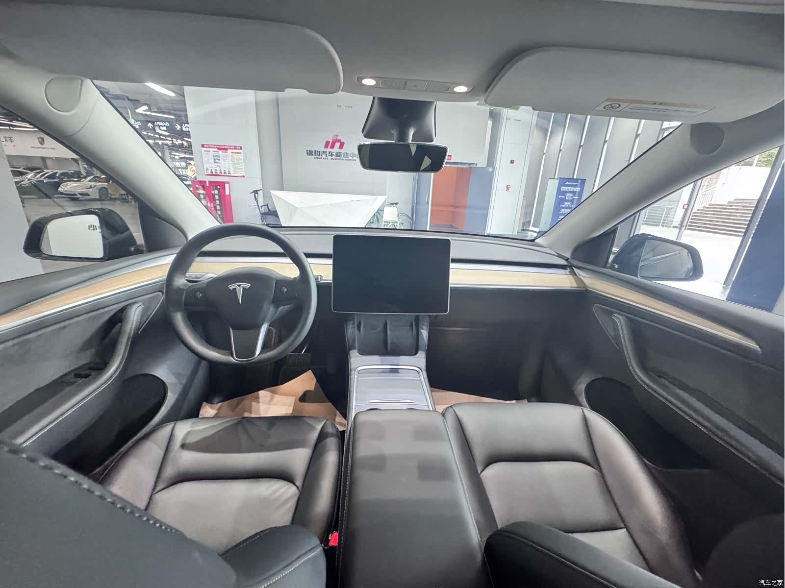 Tesla Model Y, 2023 6