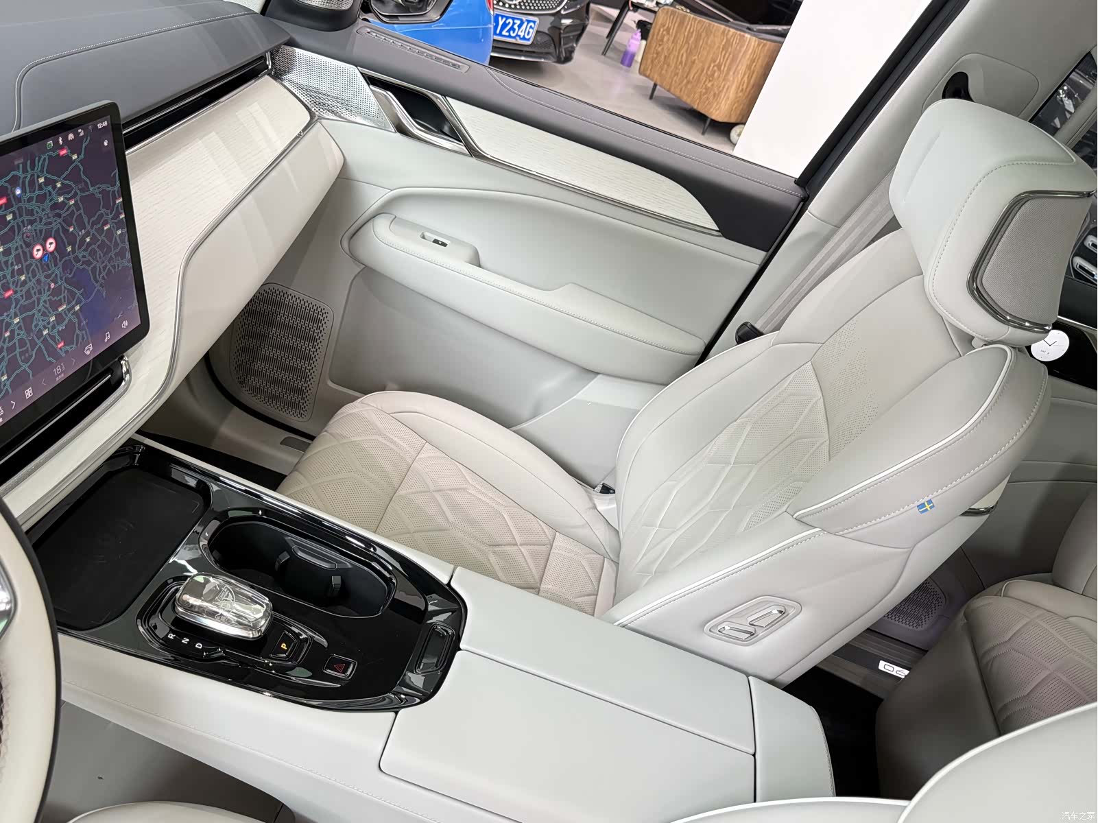 Volvo EM90, 2024 8