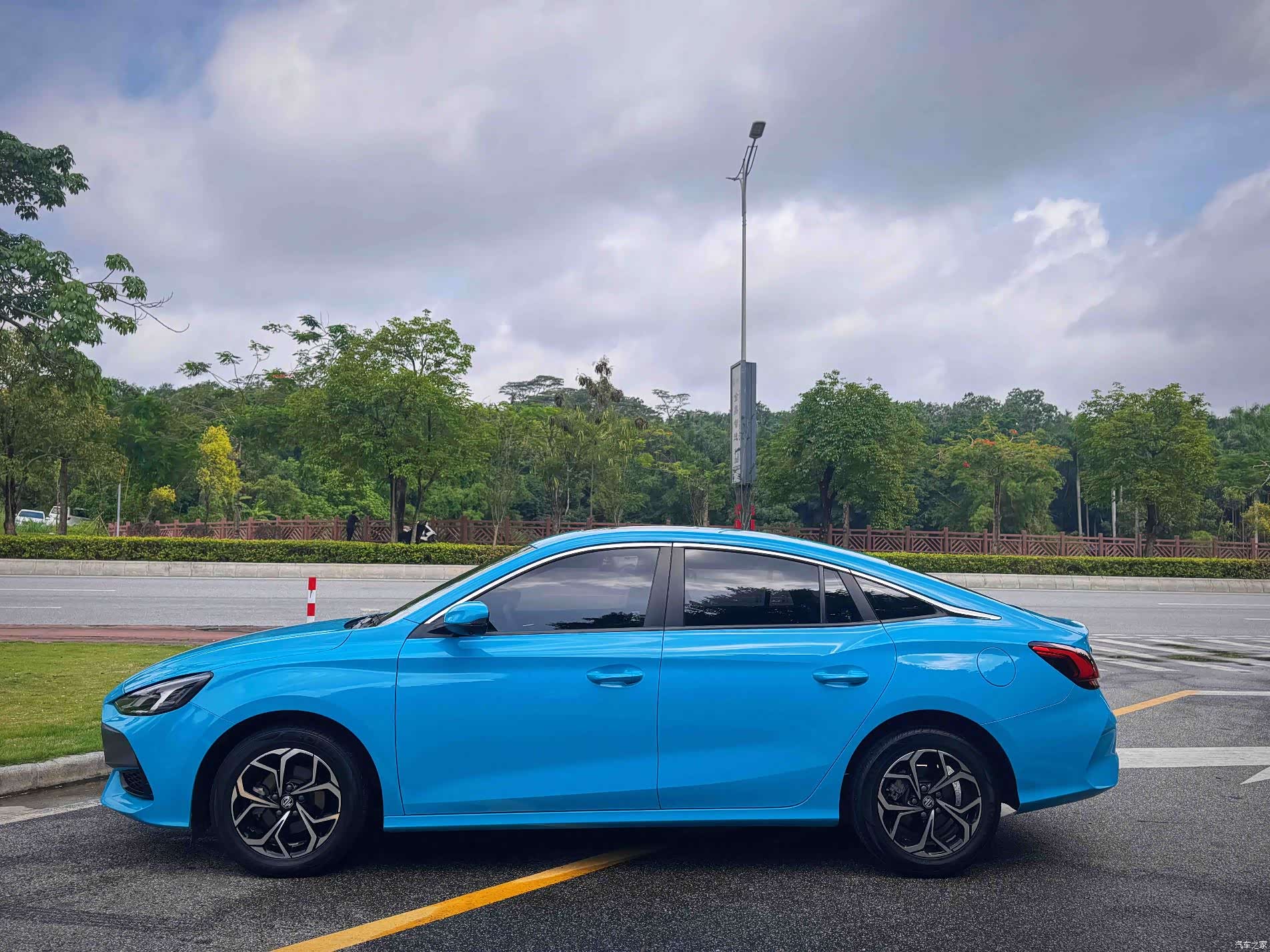 MG MG5, 2023 4