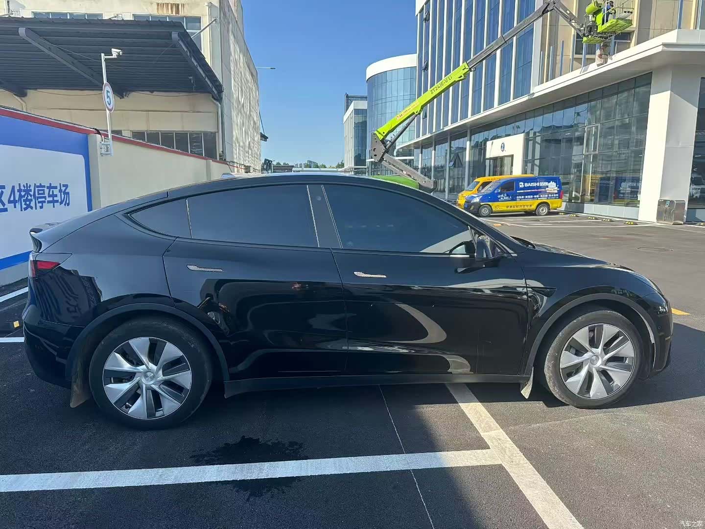 Tesla Model Y, 2023 6
