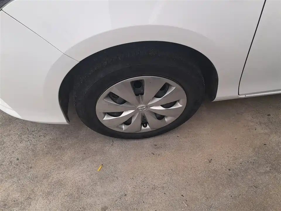 Toyota YARiS L to enjoy