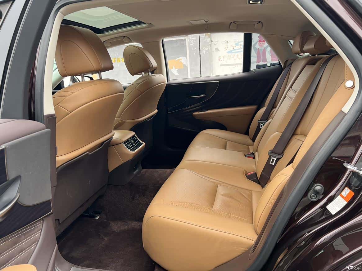 Lexus LS, 2020 8