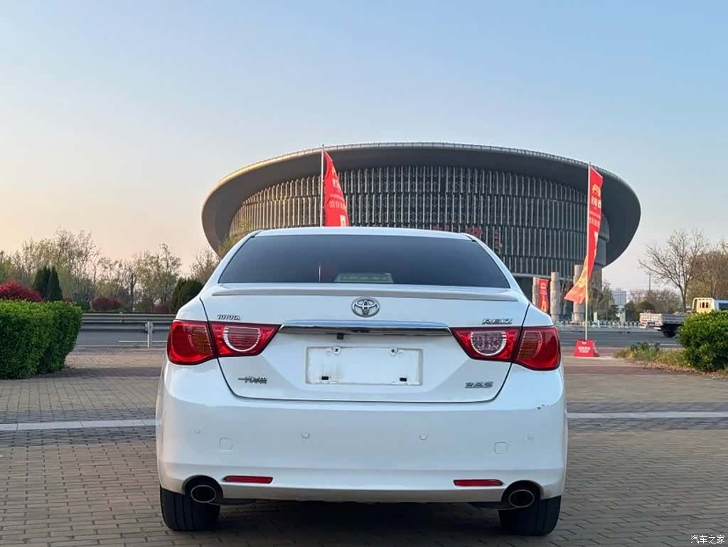 Toyota 2.5V, 2012 все фото