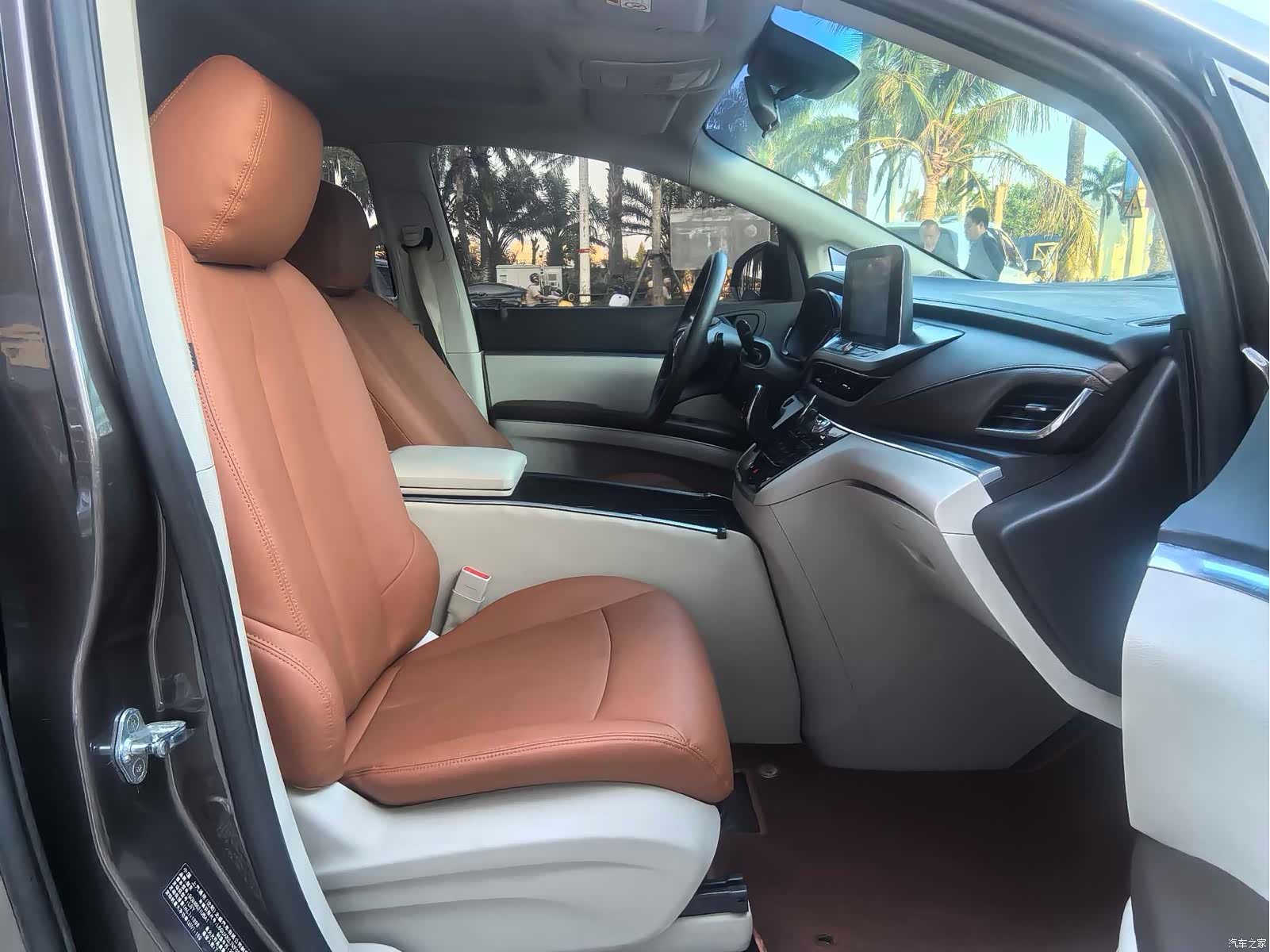 Buick GL8, 2020 7