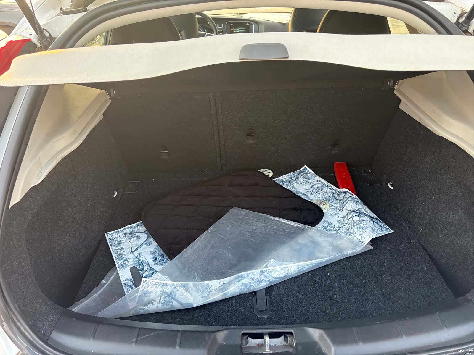 Volvo V40, 2014 13