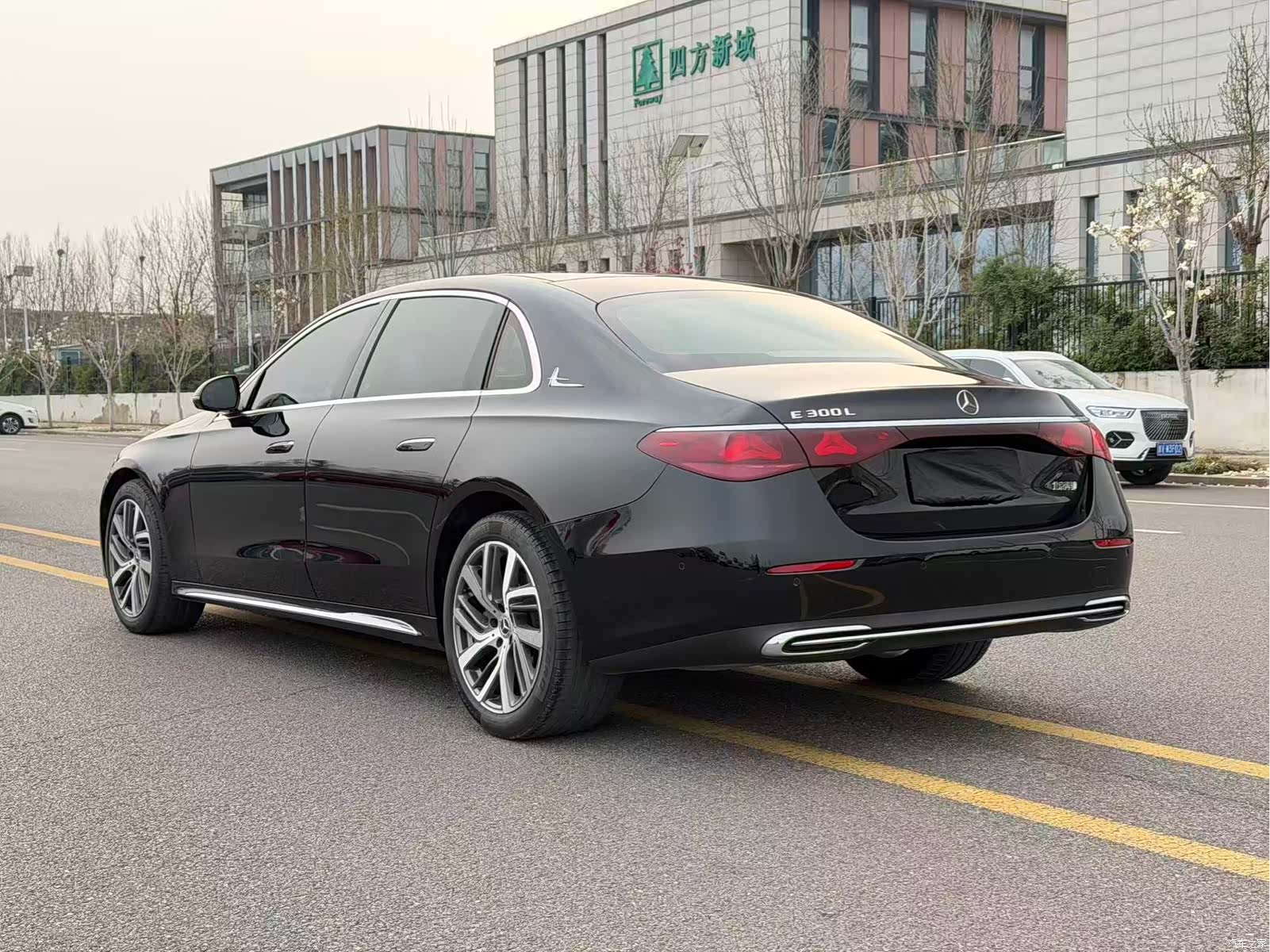 Mercedes-Benz E-Class, 2024 4