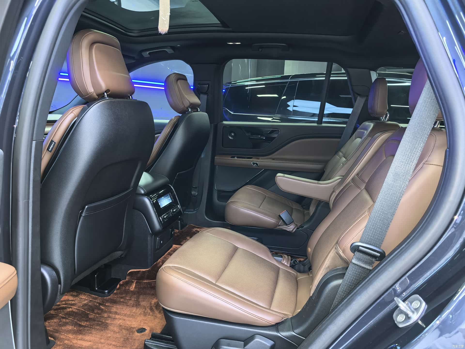 Lincoln Aviator, 2020 9