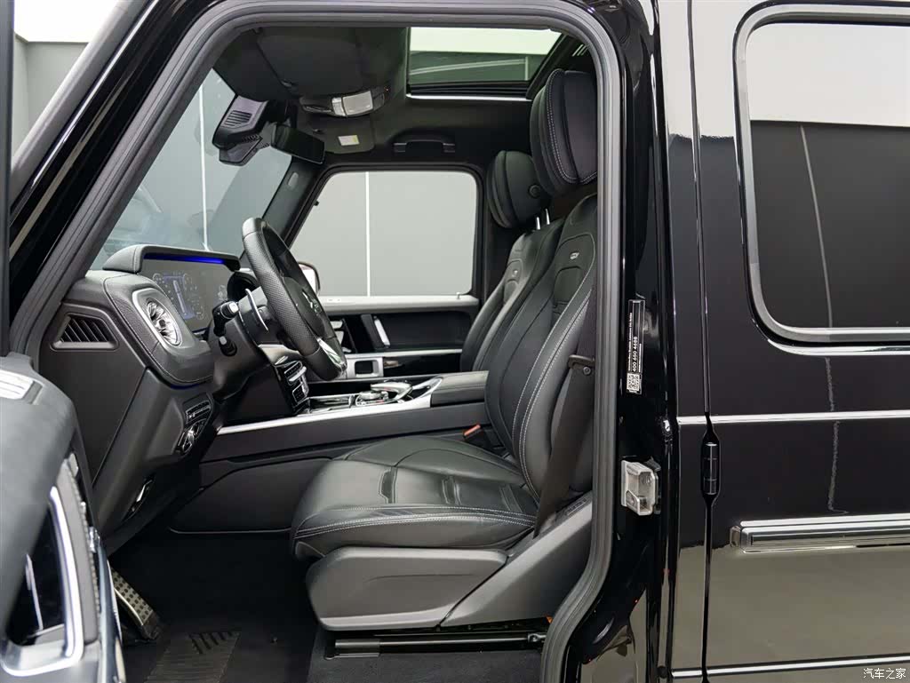 Mercedes-Benz G-Class, 2023 8