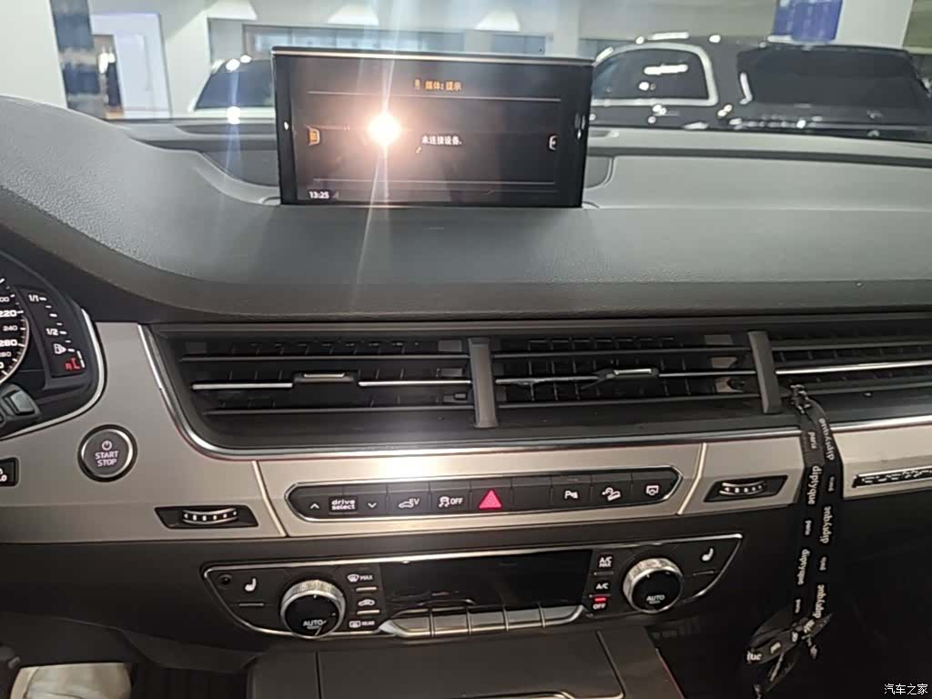 Audi e-tron, 2019 13