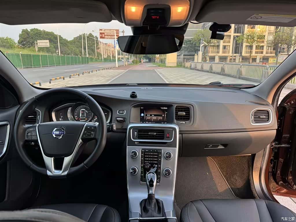 Volvo V60, 2018 17