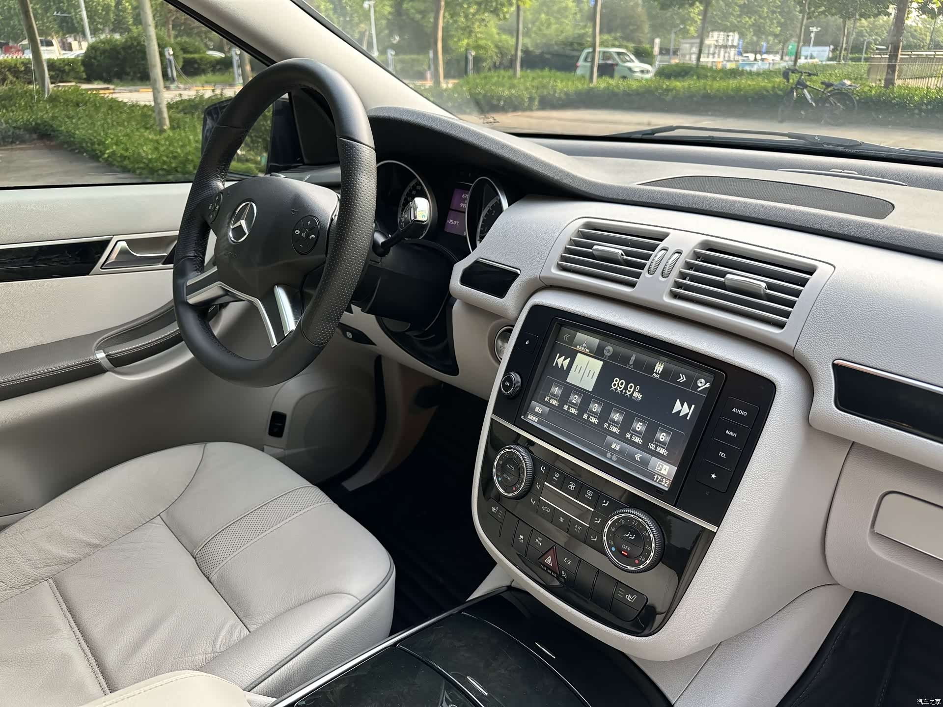 Mercedes-Benz R-Class, 2018 9