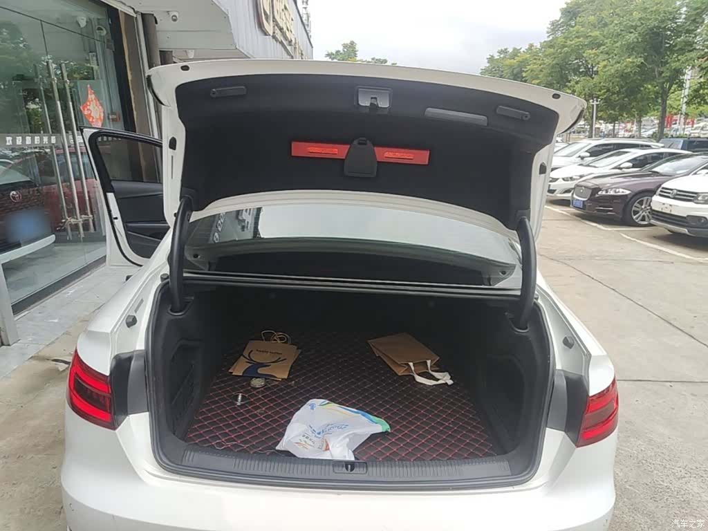Audi A4L, 2017 19