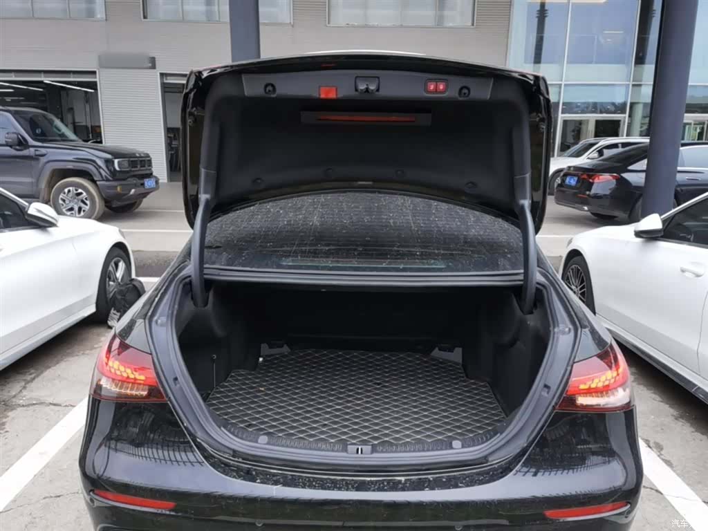 Mercedes-Benz E-Class, 2021 19