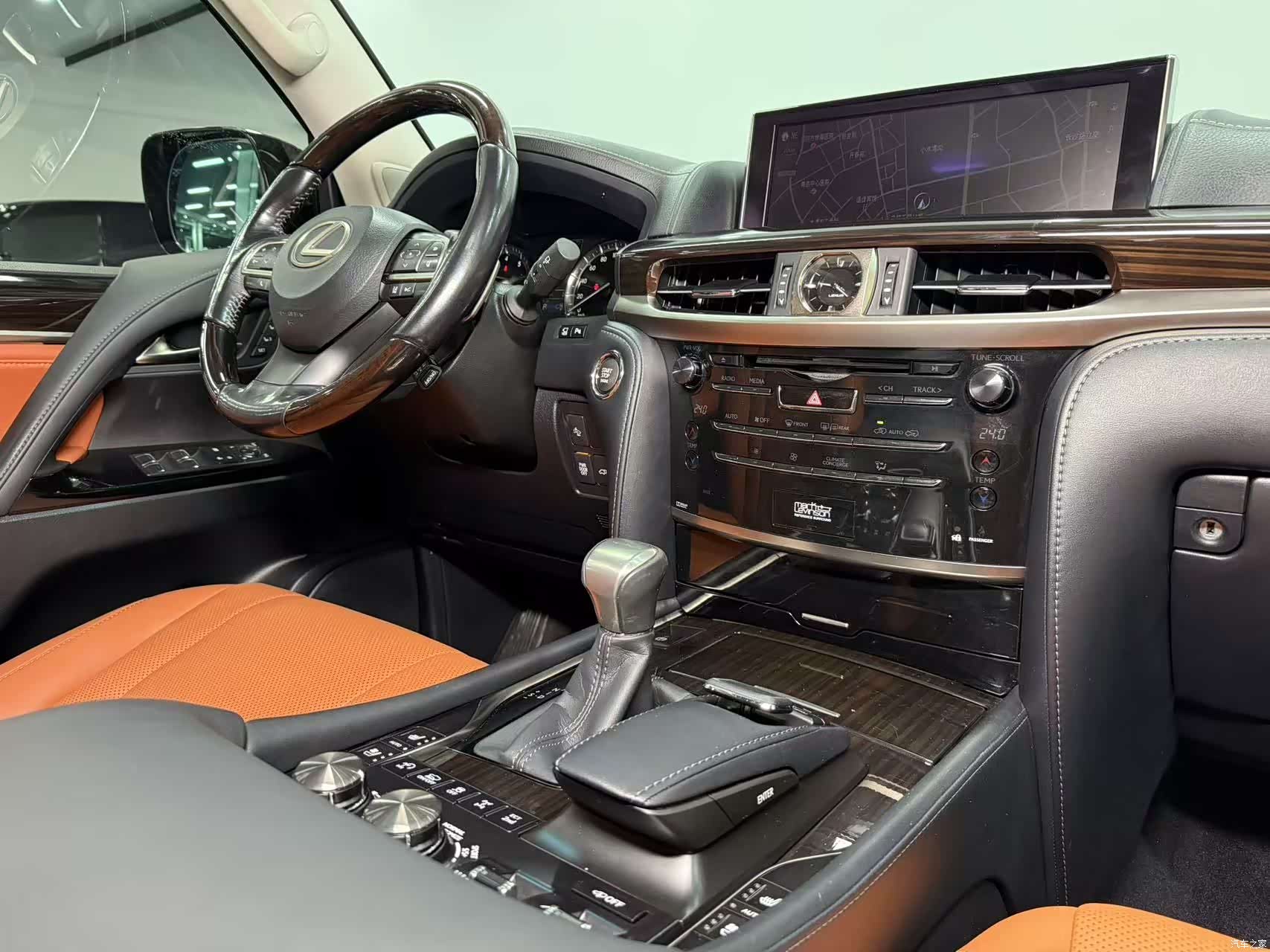 Lexus LX, 2016 12