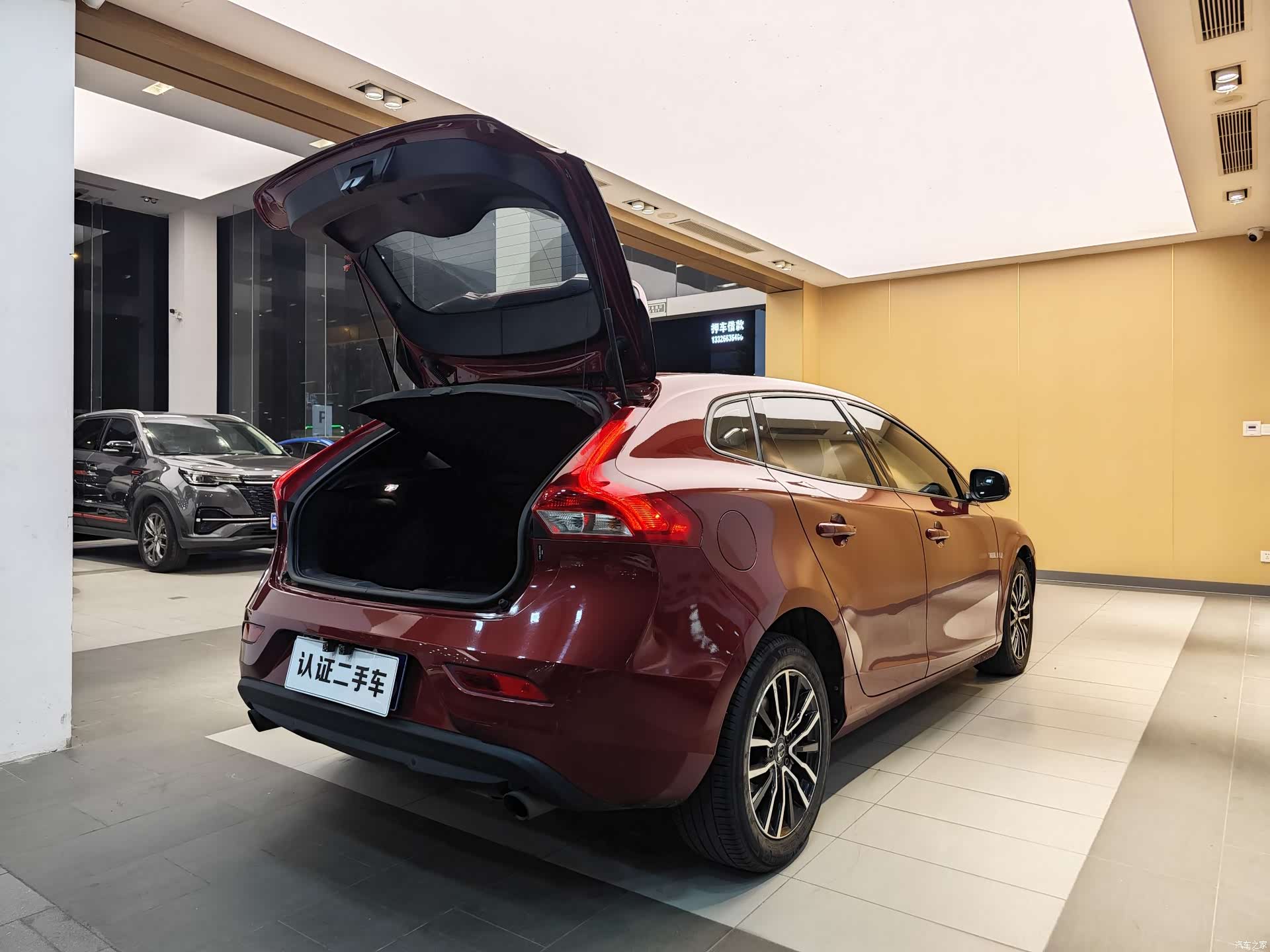 Volvo V40, 2018 28