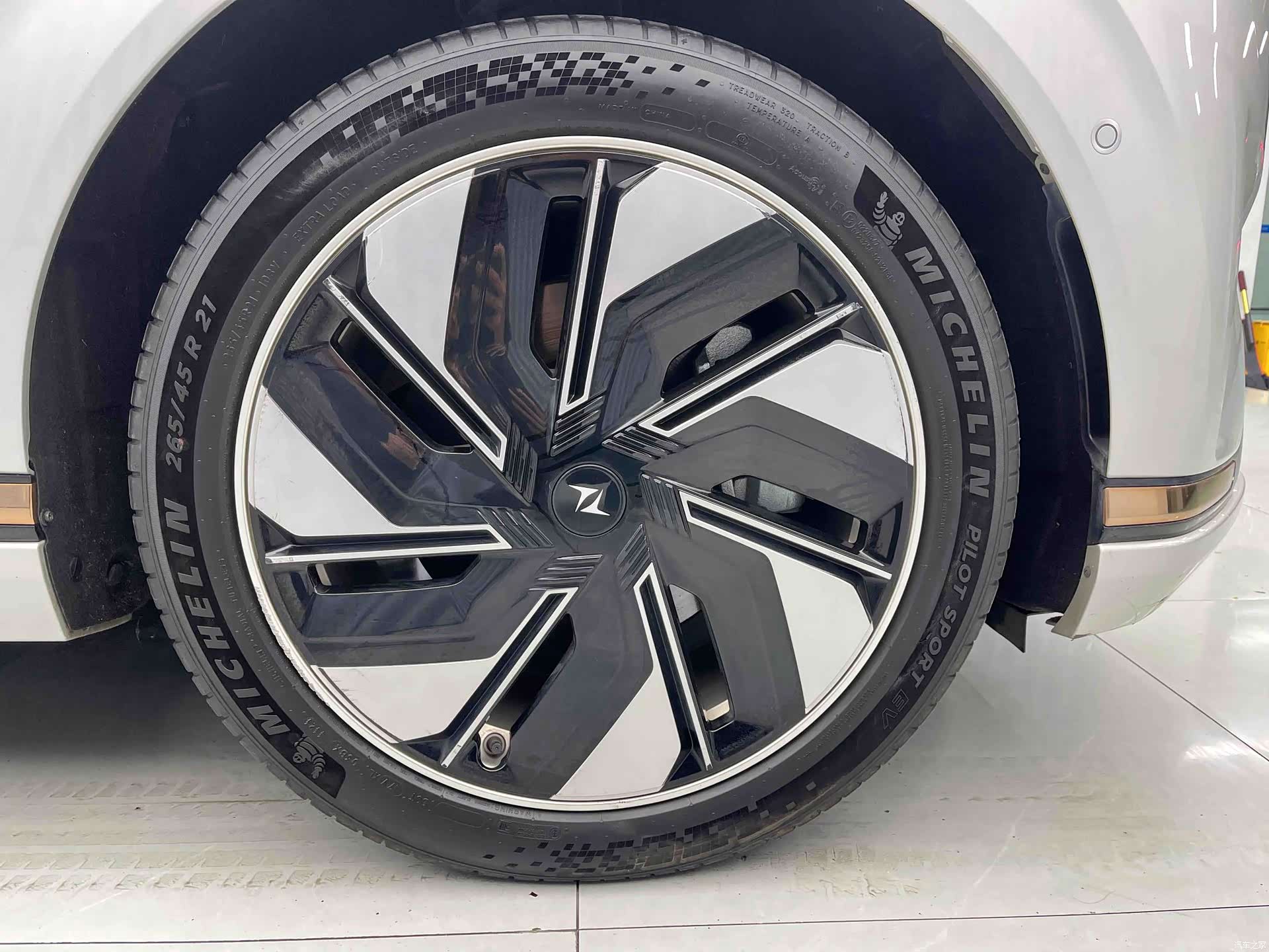 DongFeng eπ008, 2024 8