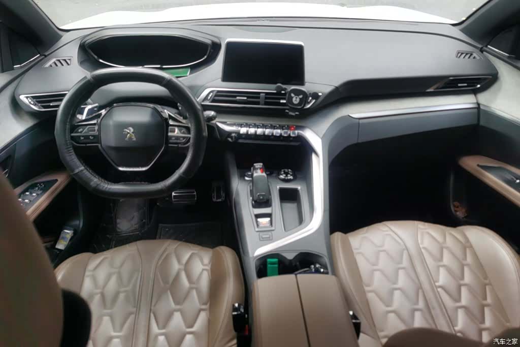 Peugeot 5008, 2018 12