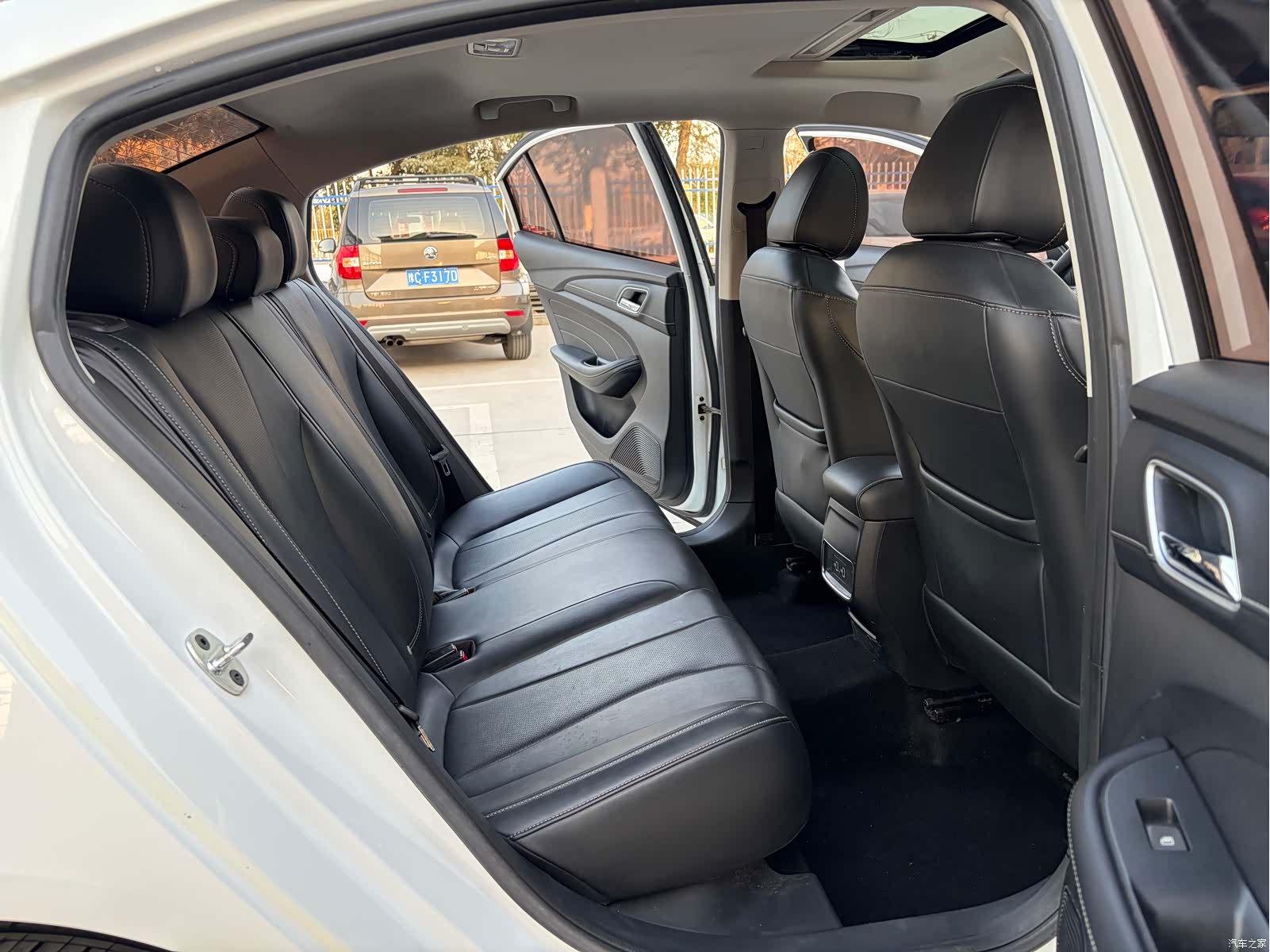 Roewe i5, 2019 14