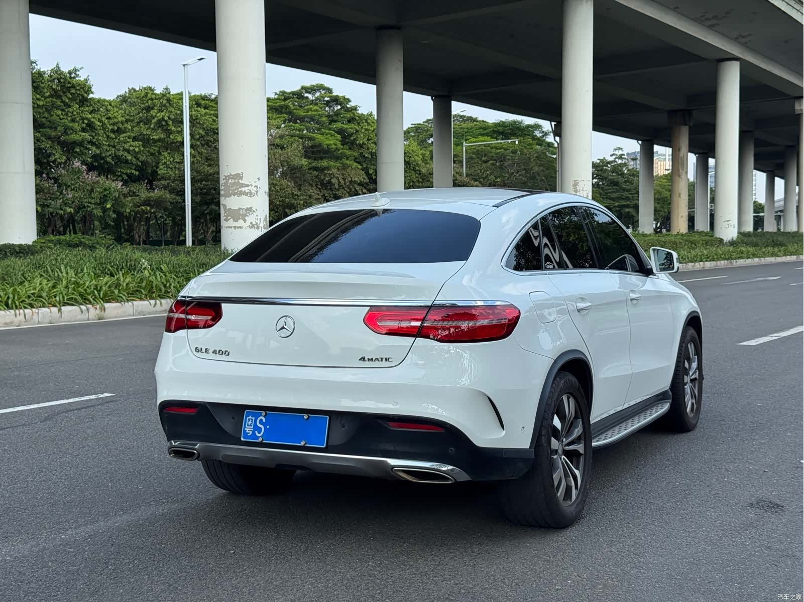 Mercedes-Benz GLE, 2016 3