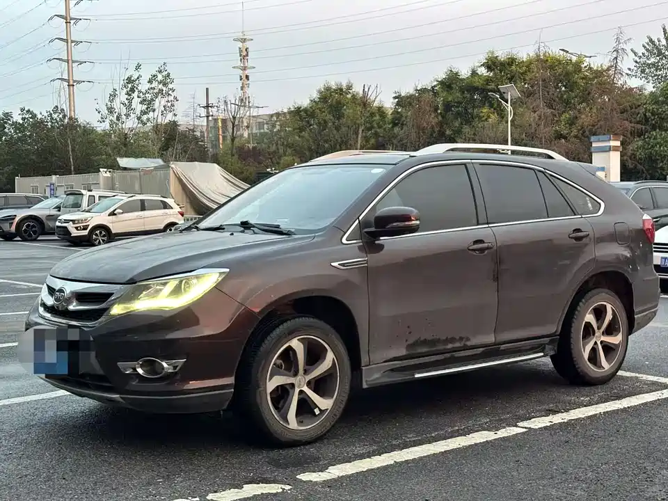 BYD S7