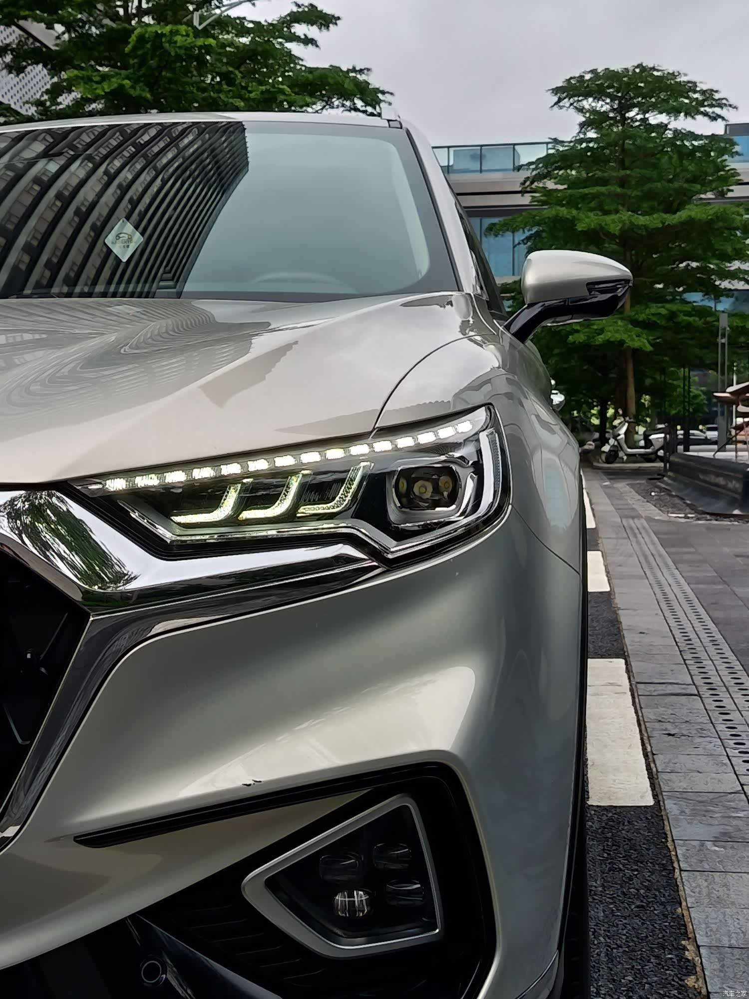 Hongqi HS5, 2022 23