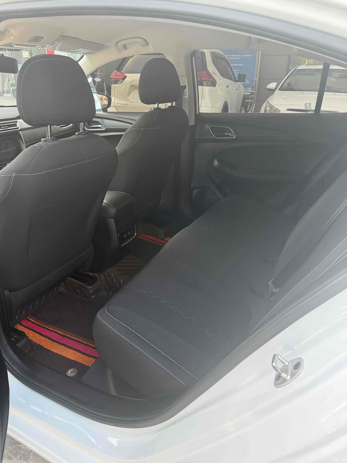 Roewe i5, 2021 все фото