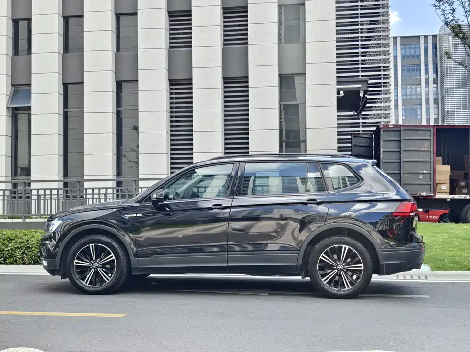 Volkswagen Tiguan L
