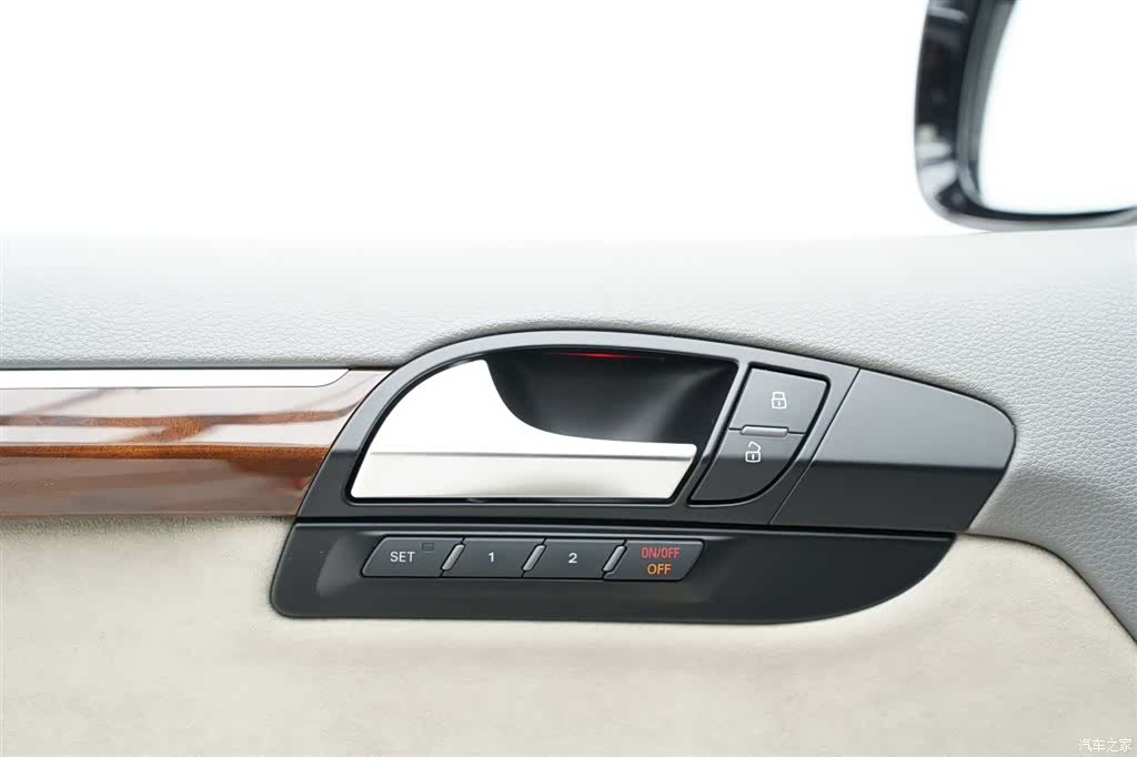 Audi Q7, 2010 8