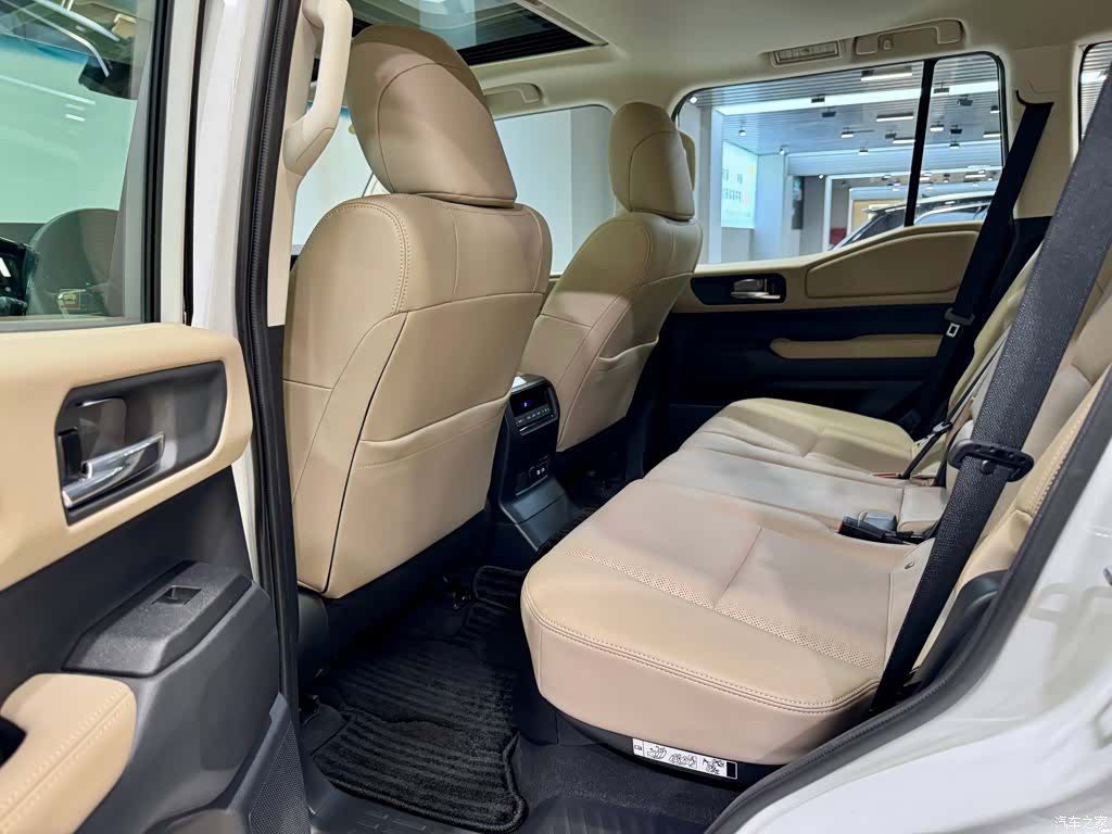 Toyota Prado, 2024 19