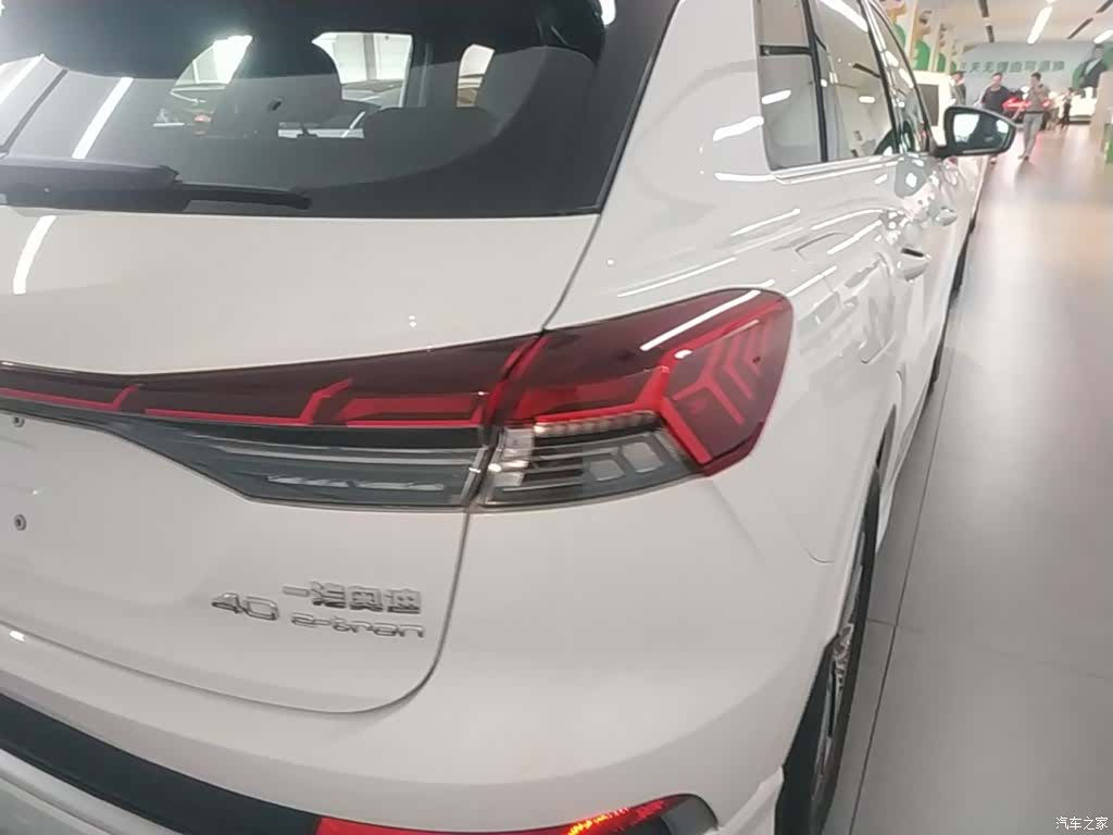 Audi Q4 e-tron, 2025 8