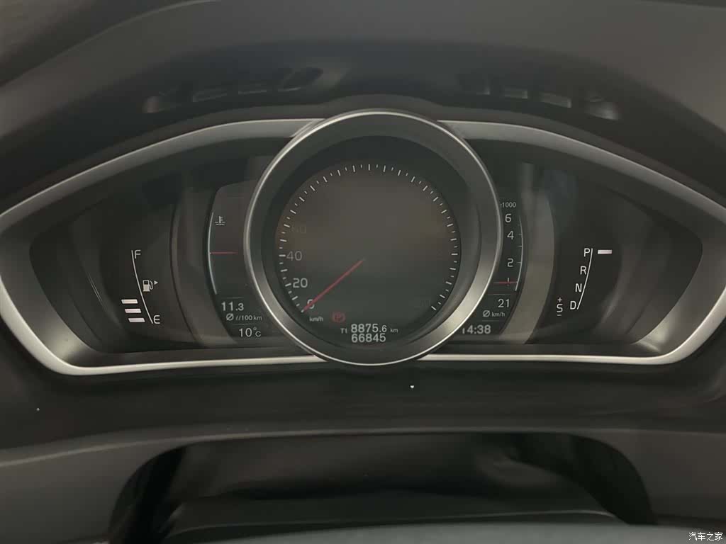 Volvo V40, 2015 12