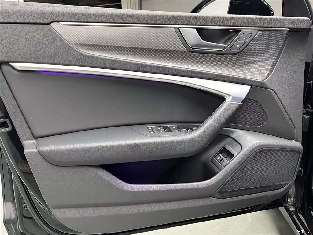 Audi A6L, 2020 все фото