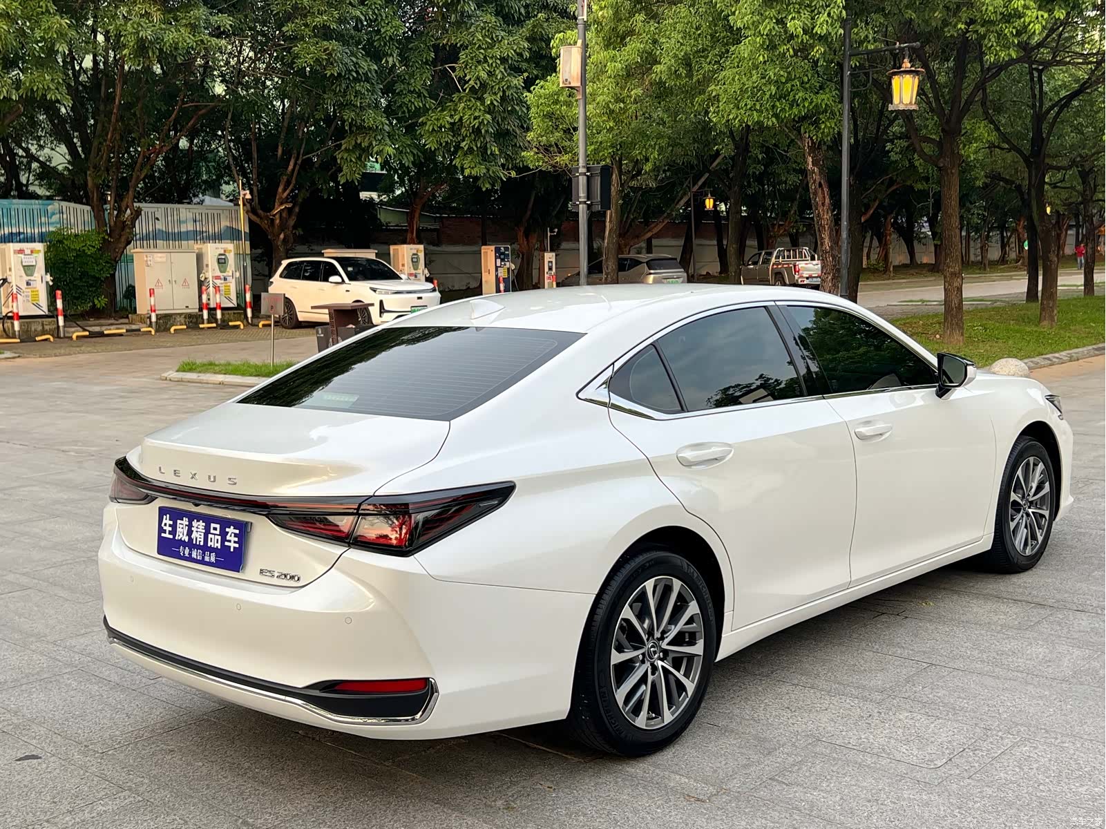 Lexus ES, 2025 6