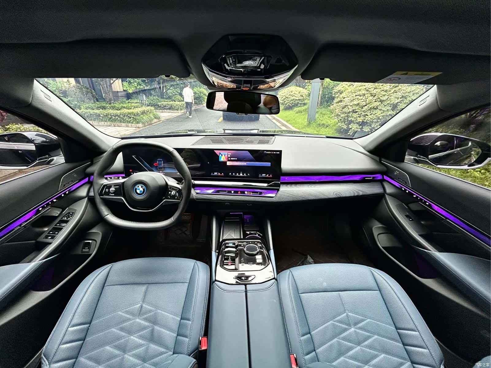 BMW i5, 2025 10