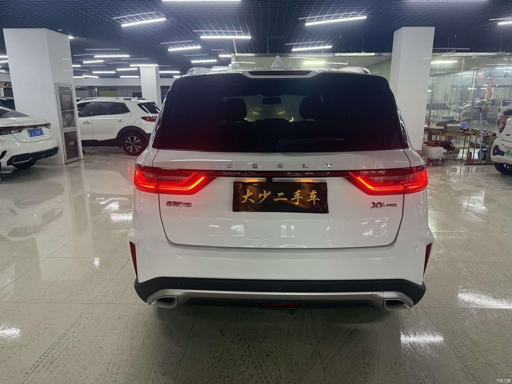 Geely X6, 2022 все фото