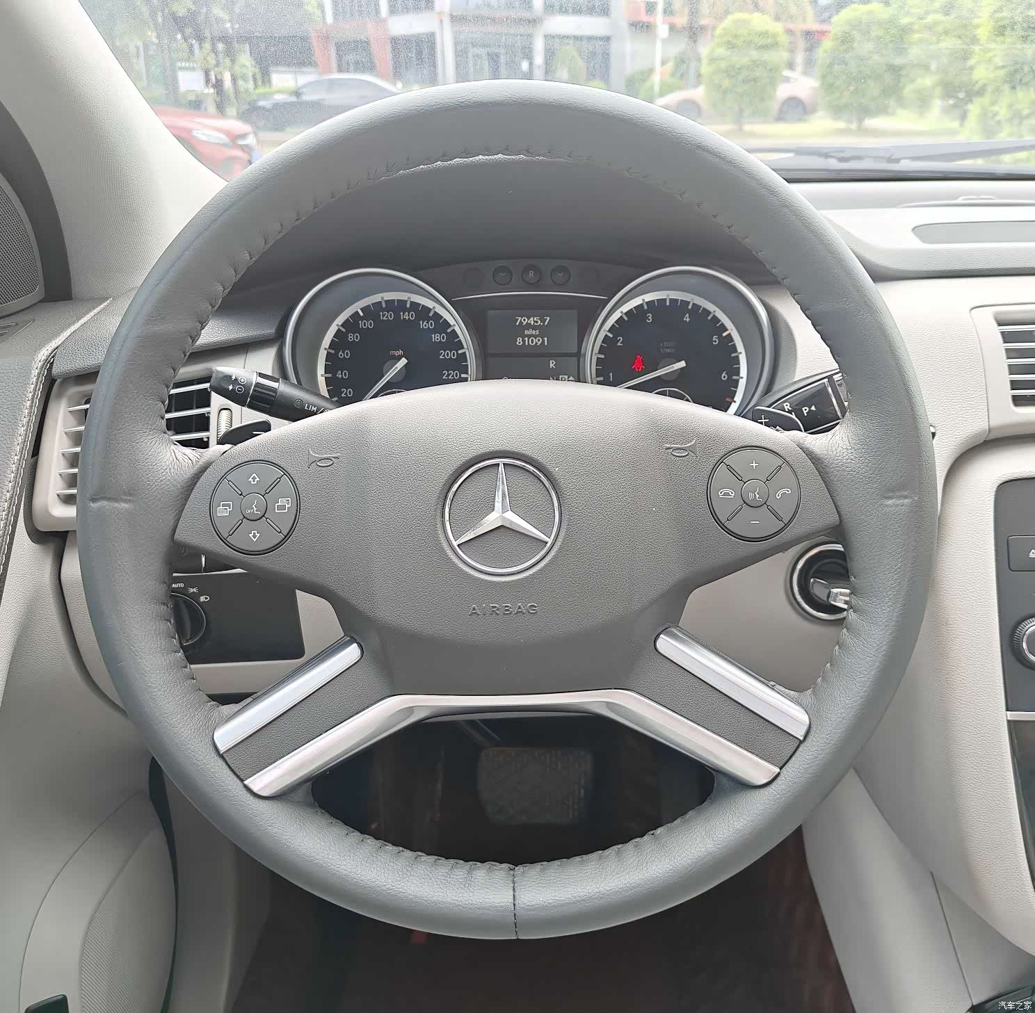 Mercedes-Benz R-Class, 2016 19