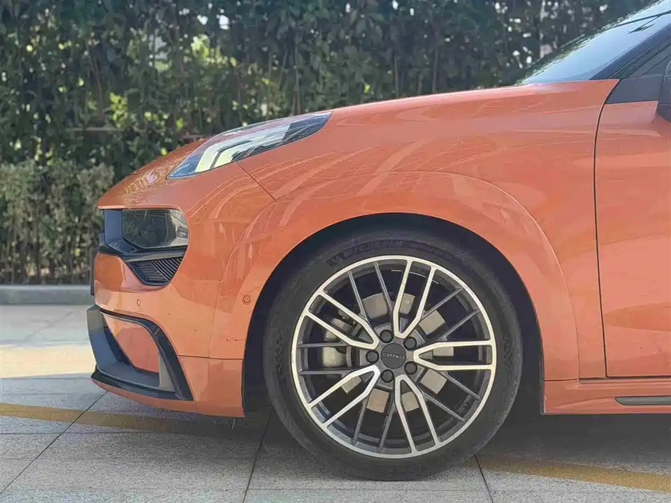 Lynk & Co 02 Hatchback