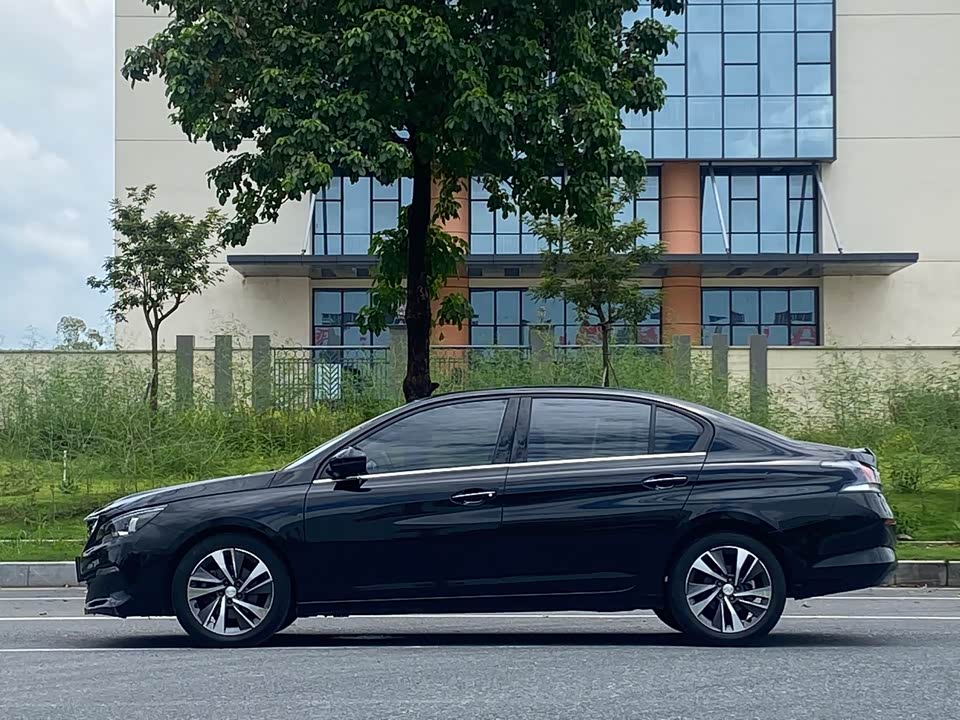 Peugeot 408