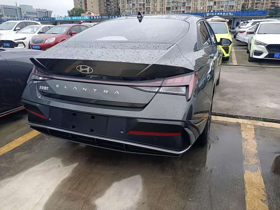 Hyundai Elantra